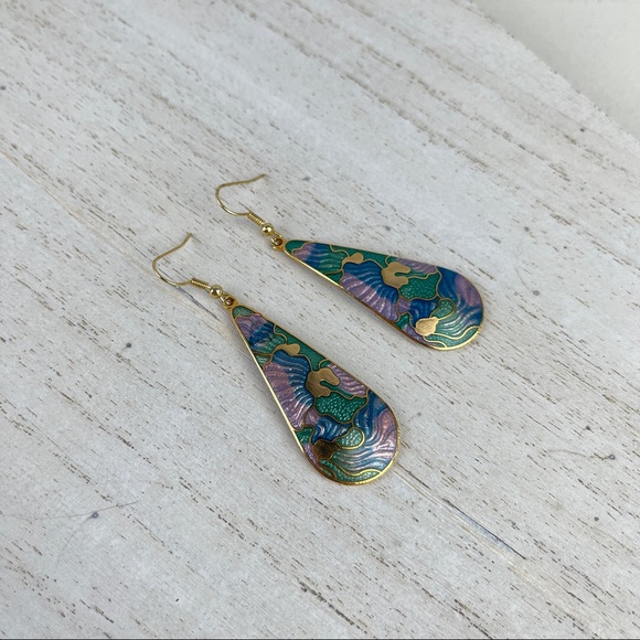🚫SOLD🚫 VTG 80’s Pastel & Gold Cloisonné Enamel Earrings ✨ Tear Drop Fish and - Picture 7 of 15